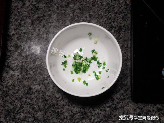 JDB电子：
不用揉面！葱香火腿酥 手抓饼就能做 哎呦 不错哦！(图7)