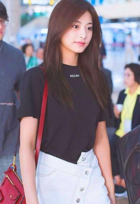 JDB电子-沧滩社区开展“庆三八•话家风”分享座谈活动(图1) JDB电子